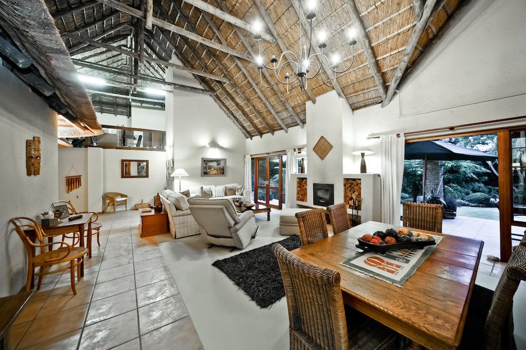 50 On Shepherd Boutique Guest House Сандтън Екстериор снимка