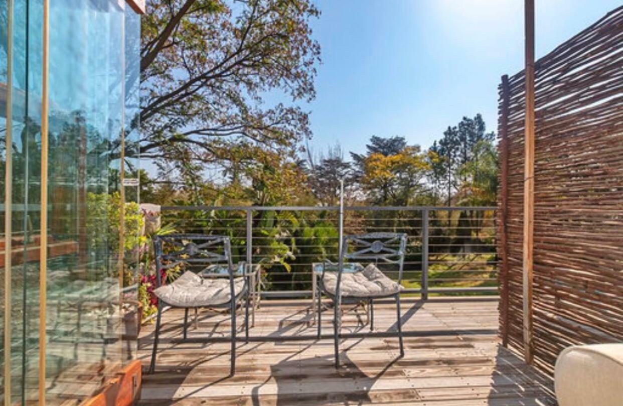 50 On Shepherd Boutique Guest House Сандтън Екстериор снимка