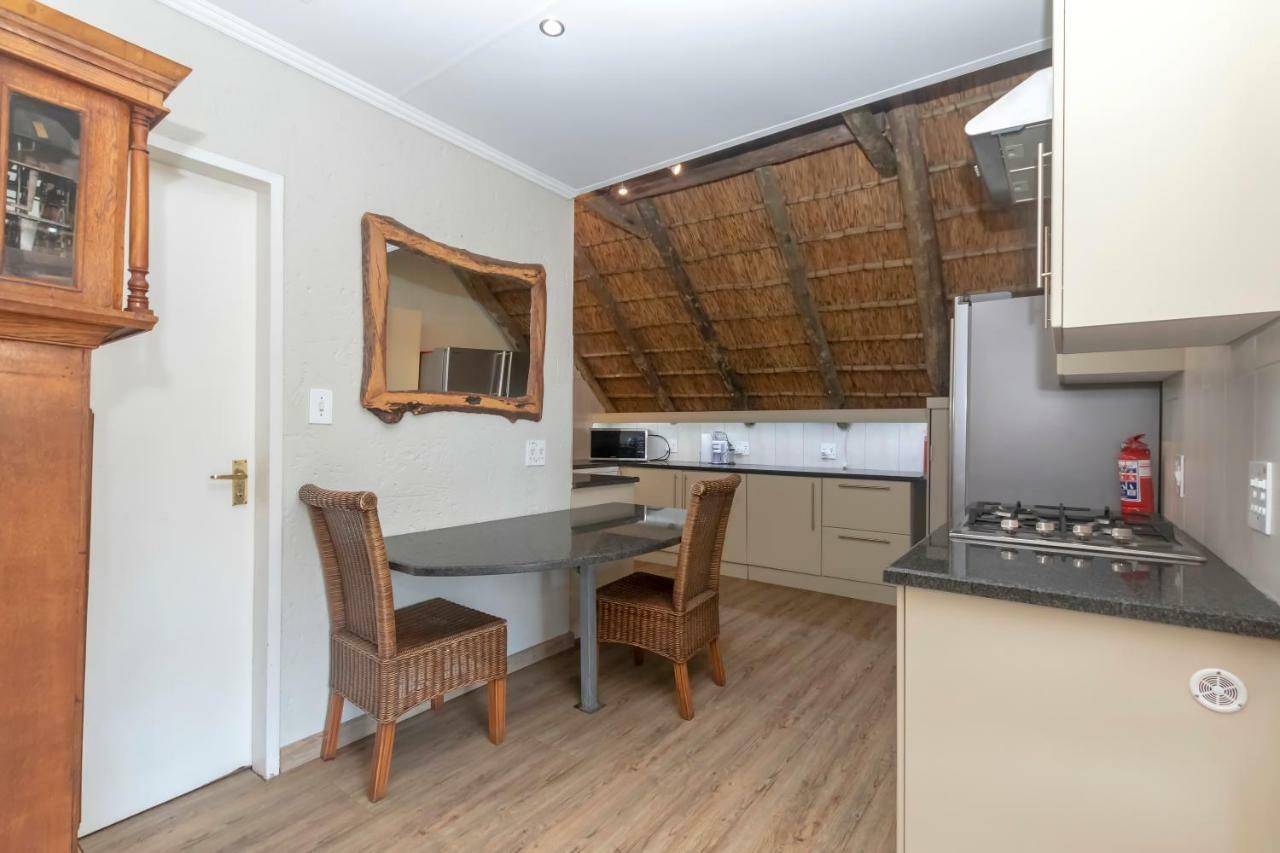 50 On Shepherd Boutique Guest House Сандтън Екстериор снимка