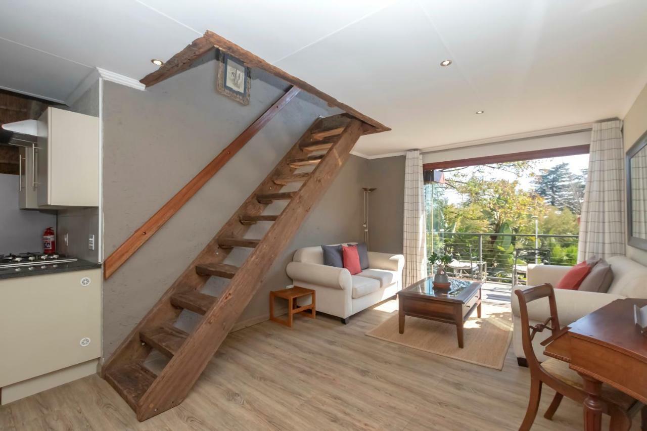 50 On Shepherd Boutique Guest House Сандтън Екстериор снимка