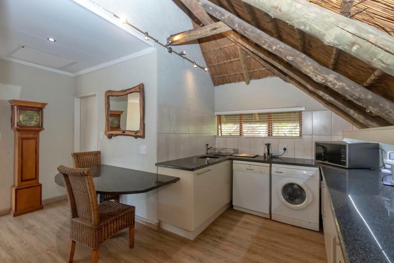 50 On Shepherd Boutique Guest House Сандтън Екстериор снимка