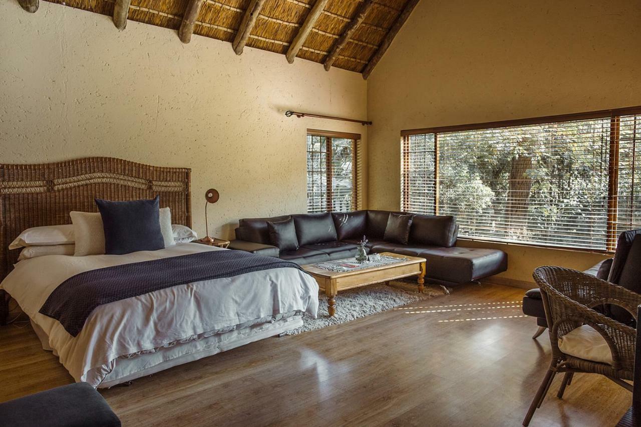 50 On Shepherd Boutique Guest House Сандтън Екстериор снимка