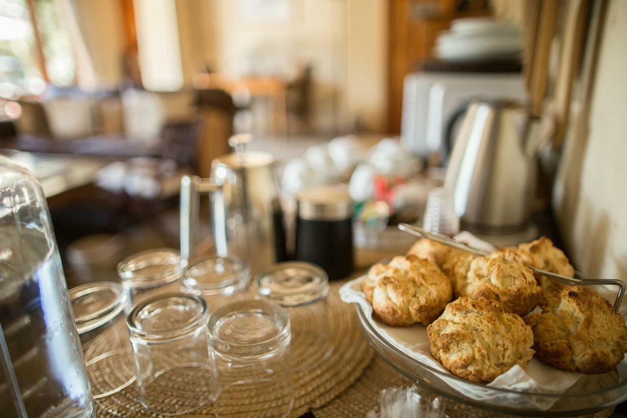 50 On Shepherd Boutique Guest House Сандтън Екстериор снимка